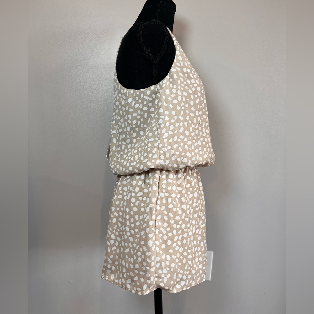 Pink Lily Beige & White Printed V-Neck Jumpsuit - Picture 3 of 4